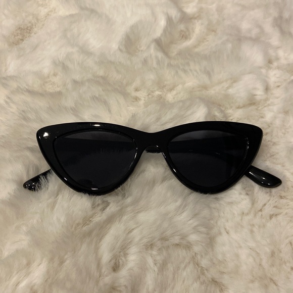 EUC Aldo Black Cat Eye Sunglasses